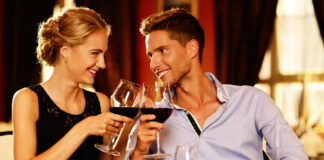 Cena íntima sin ocasión: cuando el amor se celebra sin motivo