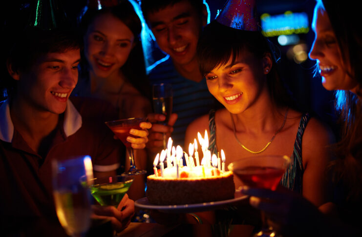 Cumpleaños de 18 a 25 años: celebrar el presente, la libertad y la vida que empieza a ser propia